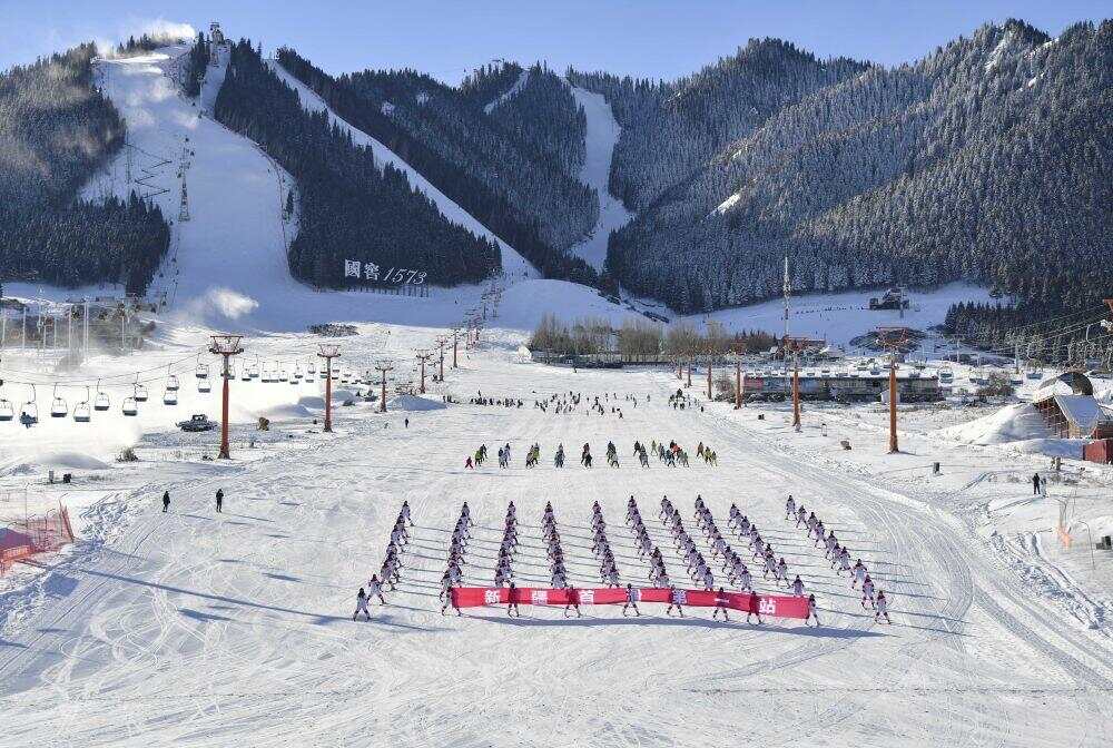 雪运动成就新疆文旅新名片开元ky棋牌新华全媒+冰(图8)