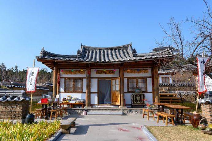 民俗园：感受异国风情的魅力开元棋牌app探访中国朝鲜(图2)
