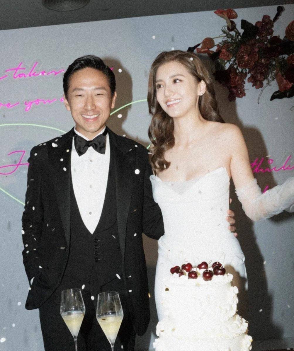 富态大长腿吸睛施伯雄秃头被嘲老嫂子开元棋牌试玩吴千语夫妻现身上海面相(图5) 富态大长腿吸睛施伯雄秃头被嘲老嫂子开元棋牌试玩吴千语夫妻现身上海面相(图5)