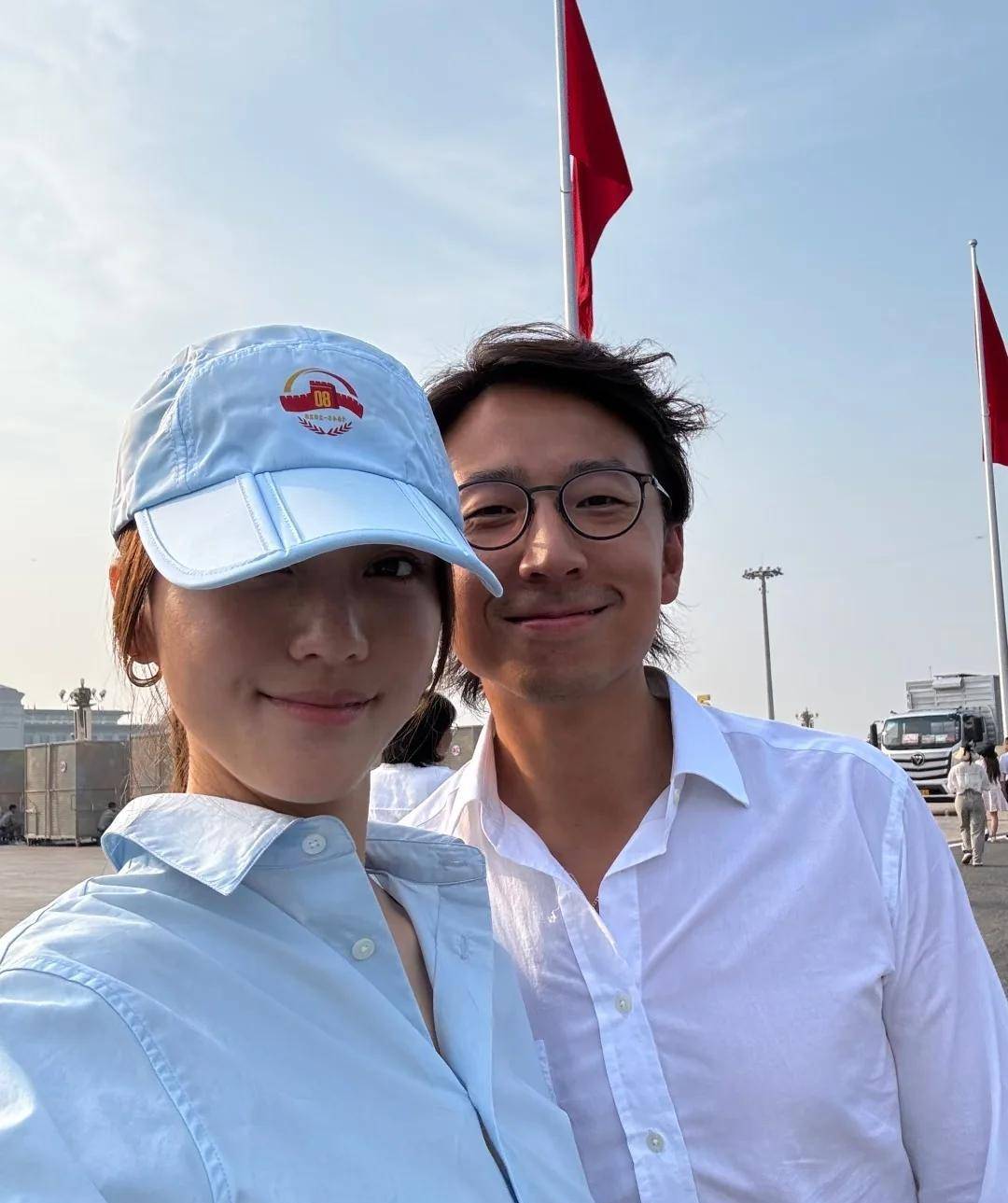 富态大长腿吸睛施伯雄秃头被嘲老嫂子开元棋牌试玩吴千语夫妻现身上海面相(图6) 富态大长腿吸睛施伯雄秃头被嘲老嫂子开元棋牌试玩吴千语夫妻现身上海面相(图6)