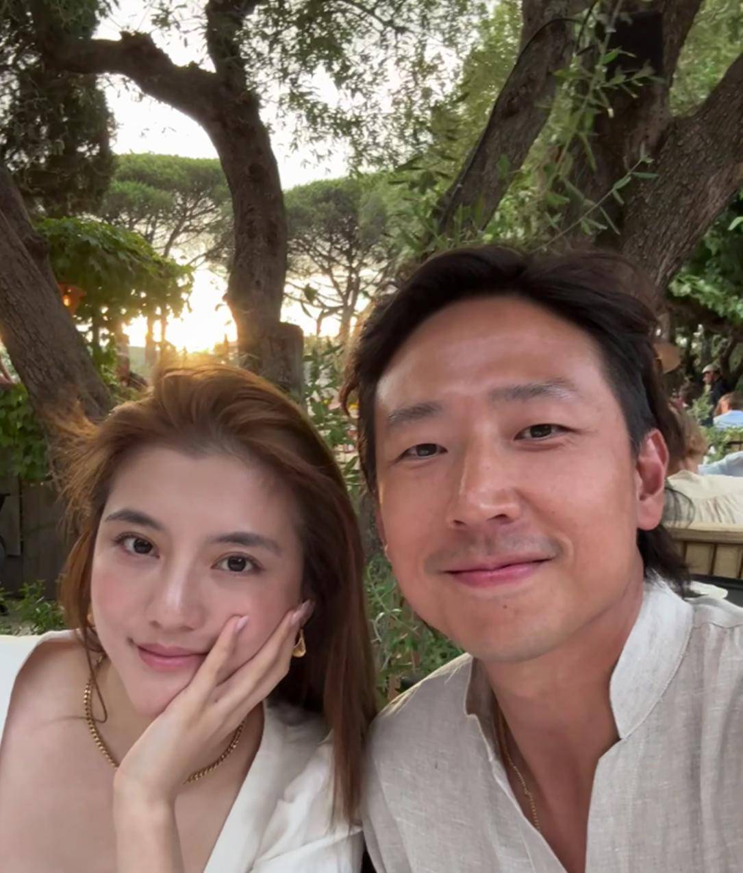 富态大长腿吸睛施伯雄秃头被嘲老嫂子开元棋牌试玩吴千语夫妻现身上海面相(图10) 富态大长腿吸睛施伯雄秃头被嘲老嫂子开元棋牌试玩吴千语夫妻现身上海面相(图10)