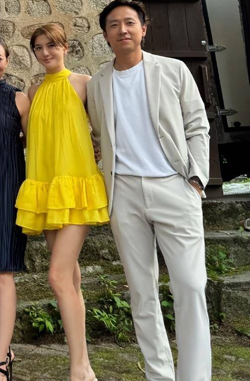 富态大长腿吸睛施伯雄秃头被嘲老嫂子开元棋牌试玩吴千语夫妻现身上海面相(图12) 富态大长腿吸睛施伯雄秃头被嘲老嫂子开元棋牌试玩吴千语夫妻现身上海面相(图12)