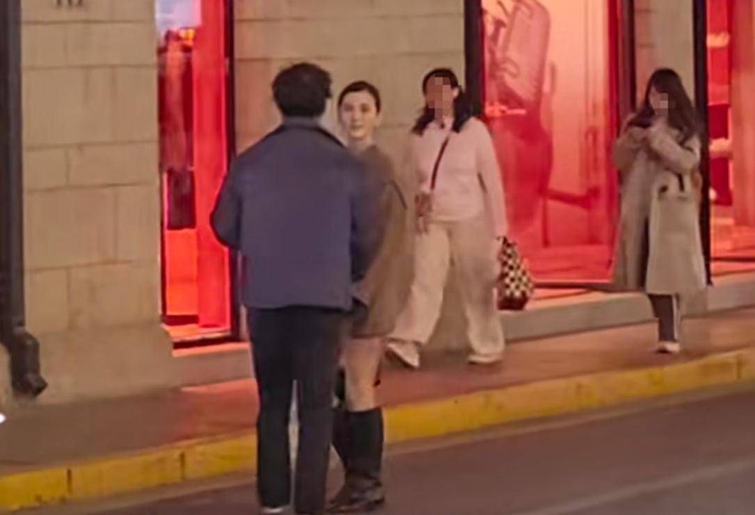 富态大长腿吸睛施伯雄秃头被嘲老嫂子开元棋牌试玩吴千语夫妻现身上海面相(图14)