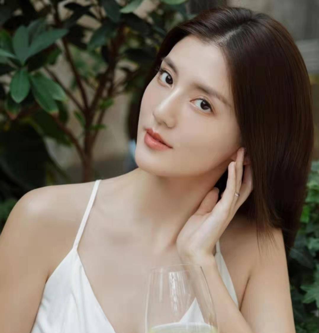 富态大长腿吸睛施伯雄秃头被嘲老嫂子开元棋牌试玩吴千语夫妻现身上海面相(图21) 富态大长腿吸睛施伯雄秃头被嘲老嫂子开元棋牌试玩吴千语夫妻现身上海面相(图21)